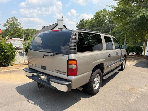 Used 2002 Chevrolet Suburban LS RWD image 4
