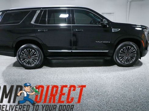 Used 2025 GMC Yukon Elevation w/ Elevation Premium Package AWD/4WD image 6