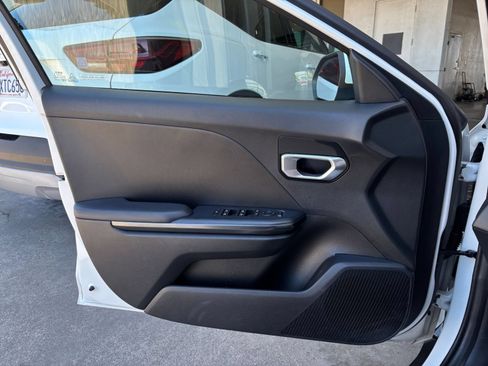 Used 2026 Kia K4 FWD image 18