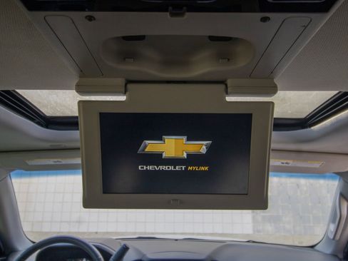 Used 2017 Chevrolet Suburban LT image 48