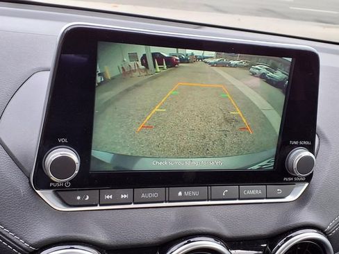 Used 2024 Nissan Sentra SV FWD image 6