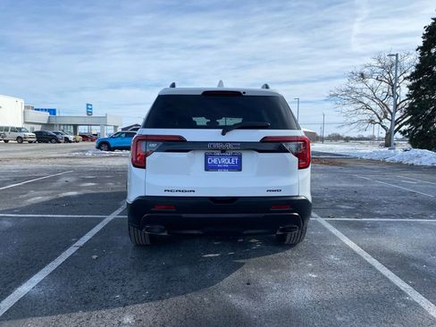 Used 2023 GMC Acadia SLT w/ Elevation Edition image 6