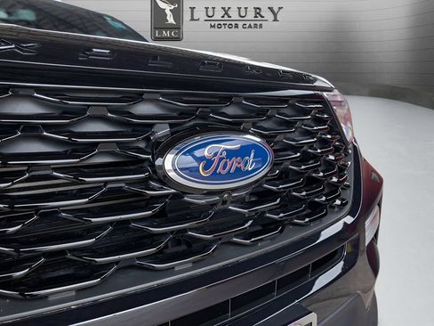 Used 2023 Ford Explorer ST-Line w/ Class IV Trailer Tow Package AWD/4WD image 15