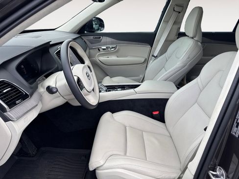 New 2025 Volvo XC90 B6 Ultra w/ Lounge Package image 9