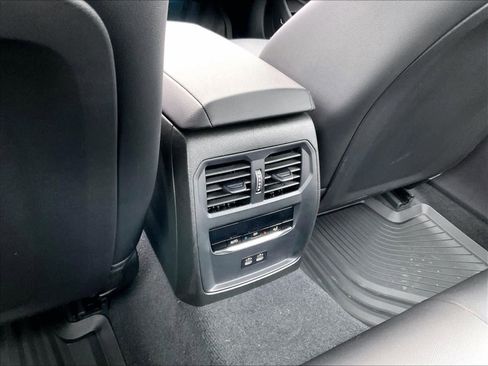 Used 2026 BMW 330i Sedan w/ M Sport Package image 35