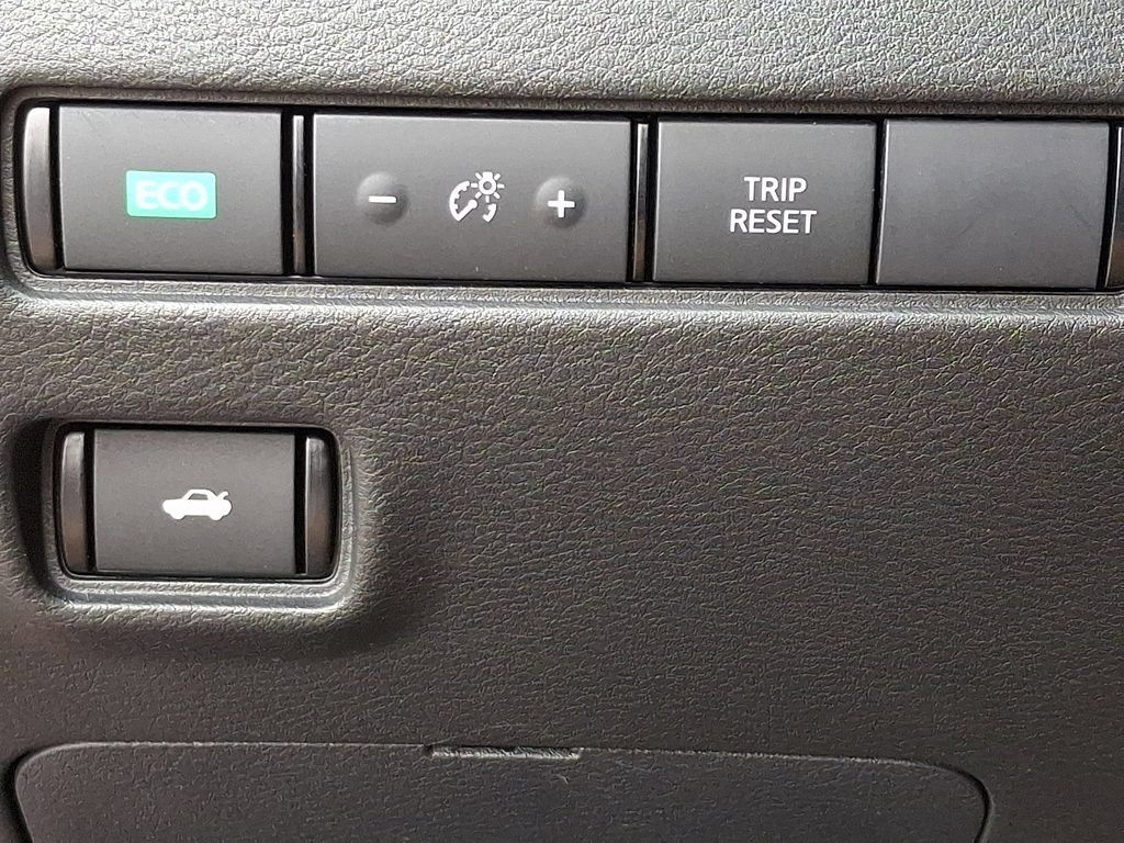 Used 2020 Nissan Sentra SV FWD image 26