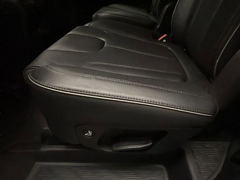 Used 2021 Hyundai Palisade Limited w/ Winter Package image 14