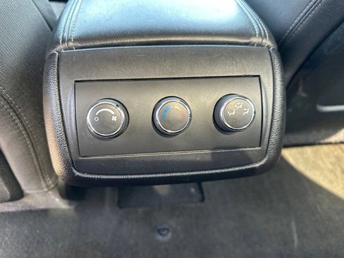 Used 2015 Chevrolet Traverse LT w/ Style and Technology Package FWD image 22