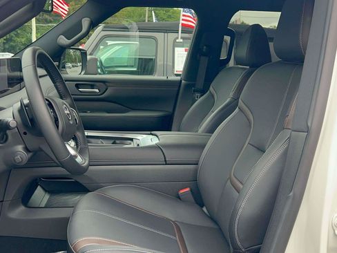 Used 2026 Nissan Armada SL w/ Captain's Chari Seat Package AWD/4WD image 20