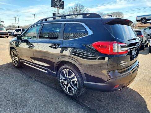Used 2023 Subaru Ascent Limited AWD/4WD image 5