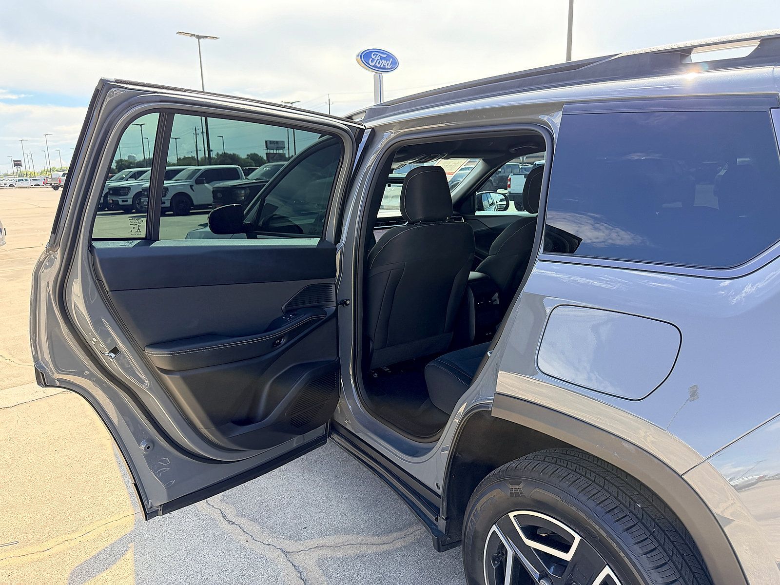 Used 2026 Jeep Cherokee Laredo AWD/4WD image 20