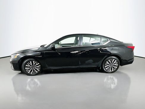 Used 2023 Nissan Altima 2.5 SV image 4