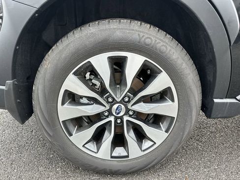 Used 2025 Subaru Outback Limited AWD/4WD image 16