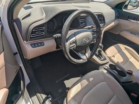 Used 2019 Hyundai Elantra Limited FWD image 5