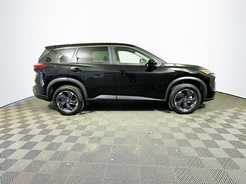 Used 2025 Nissan Rogue SV image 9