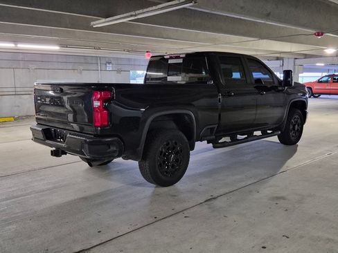 Used 2024 Chevrolet Silverado 2500 LT w/ Midnight Edition AWD/4WD image 5