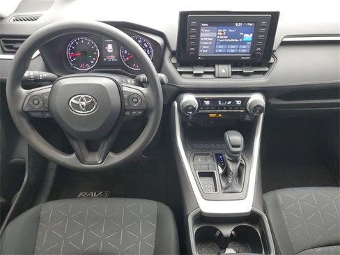 Used 2020 Toyota RAV4 XLE image 16