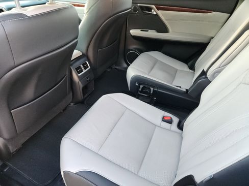 Used 2019 Lexus RX 350L FWD image 39