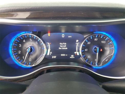 Used 2023 Chrysler Pacifica Limited image 15