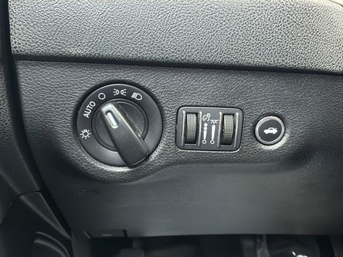 Used 2020 Dodge Charger SXT w/ Blacktop Package RWD image 28