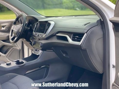 Used 2024 GMC Terrain SLE AWD/4WD image 18