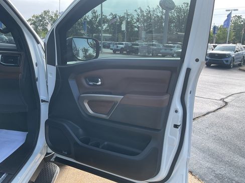 Used 2021 Nissan Titan Platinum Reserve w/ Moonroof Package AWD/4WD image 8