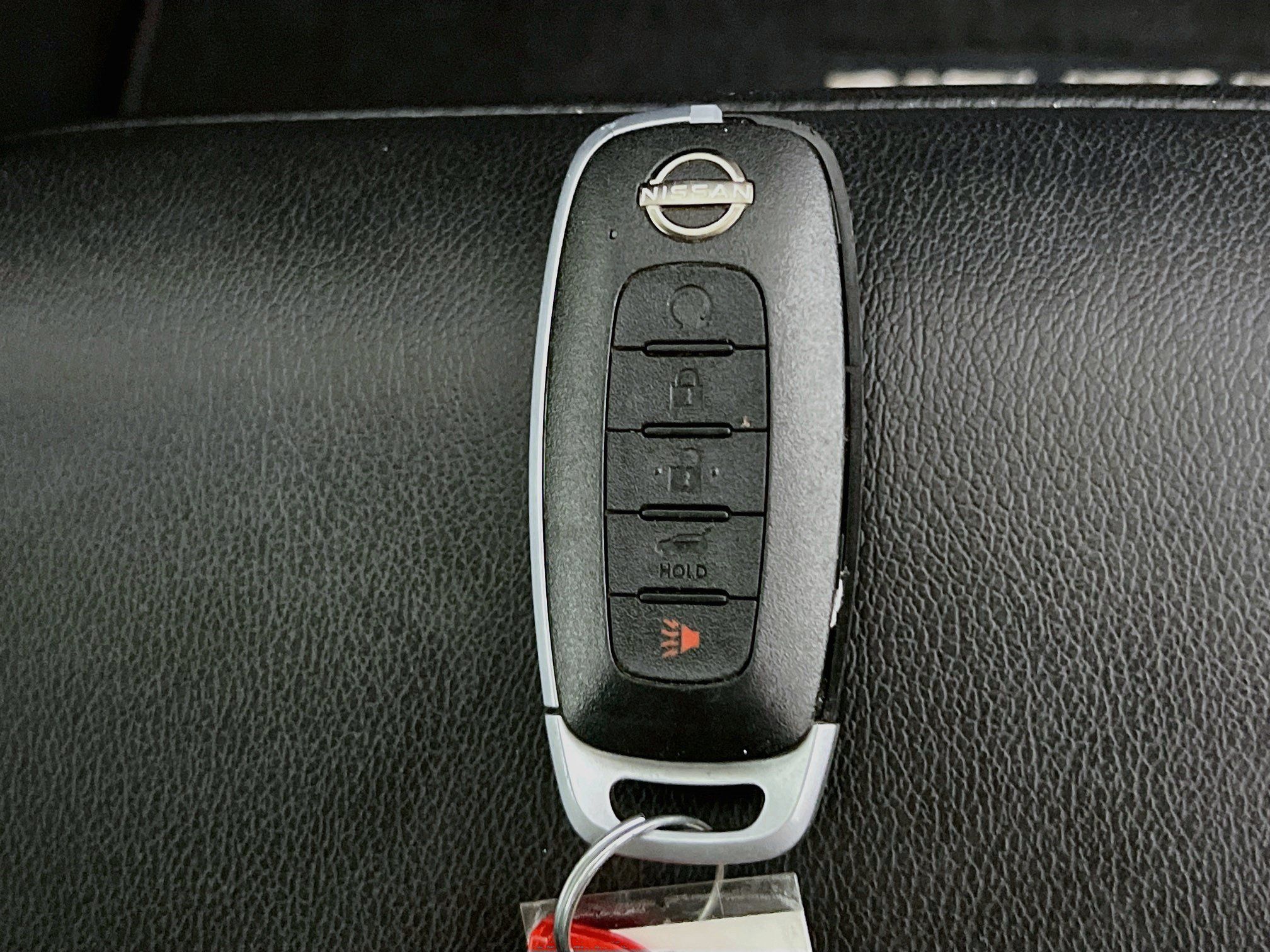 Used 2025 Nissan Pathfinder SL FWD image 36