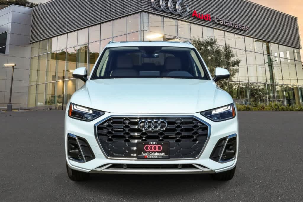 Used 2021 Audi Q5 e Premium Plus AWD/4WD image 2