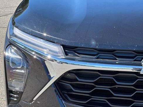 Used 2024 Chevrolet Trax LT FWD image 44