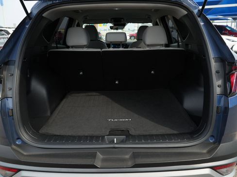 Used 2025 Hyundai Tucson SE image 8