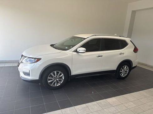 Used 2020 Nissan Rogue SV FWD image 1