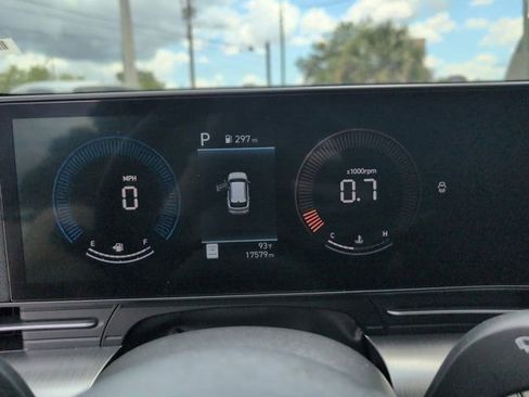 Used 2025 Hyundai Kona SEL FWD image 16