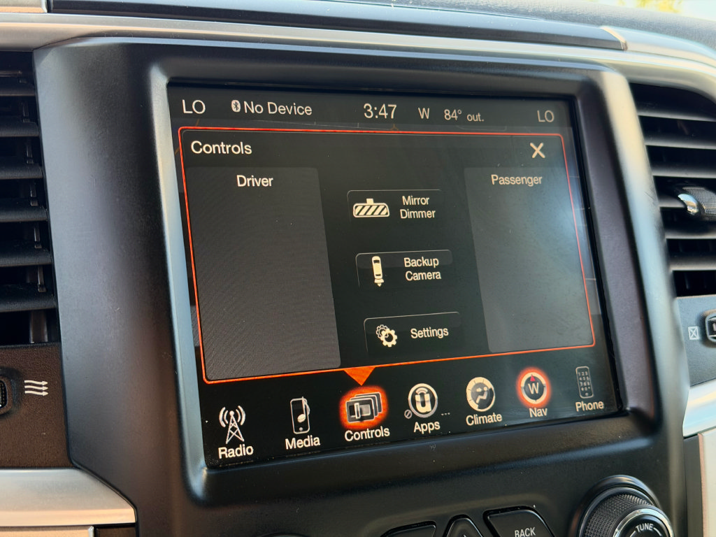 Used 2017 RAM 1500 Classic SLT w/ Luxury Group AWD/4WD image 18