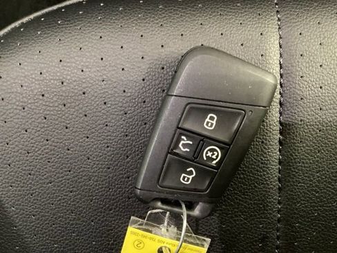 Certified 2024 Volkswagen Tiguan SE image 27