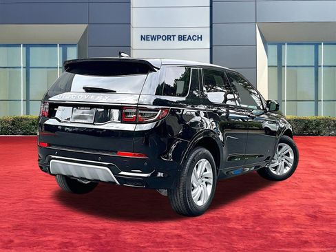 Used 2024 Land Rover Discovery Sport S image 9