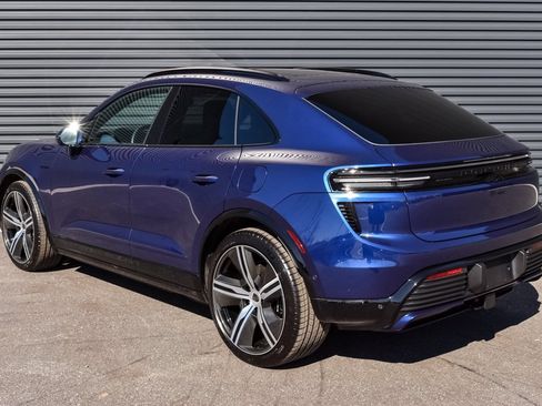 Certified 2025 Porsche Macan Turbo Electric image 3