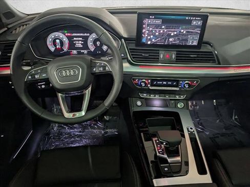 Certified 2025 Audi Q5 2.0T Premium Plus w/ Premium Plus Package image 17