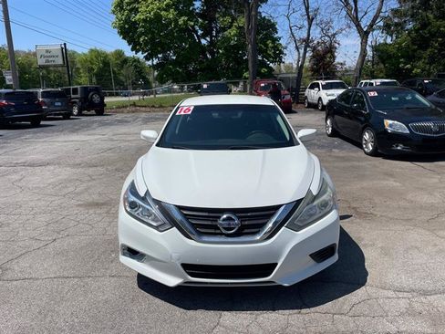 Used 2016 Nissan Altima 2.5 S w/ Power Driver Seat Package FWD image 2
