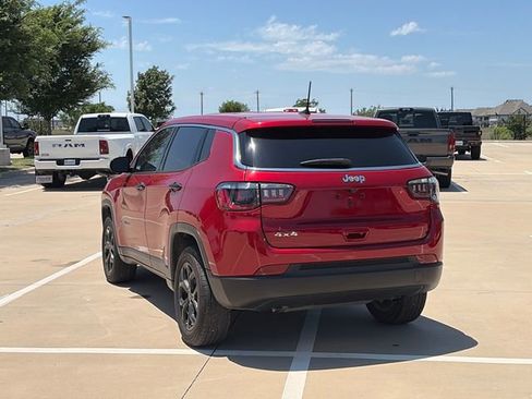 Used 2025 Jeep Compass Sport AWD/4WD image 7
