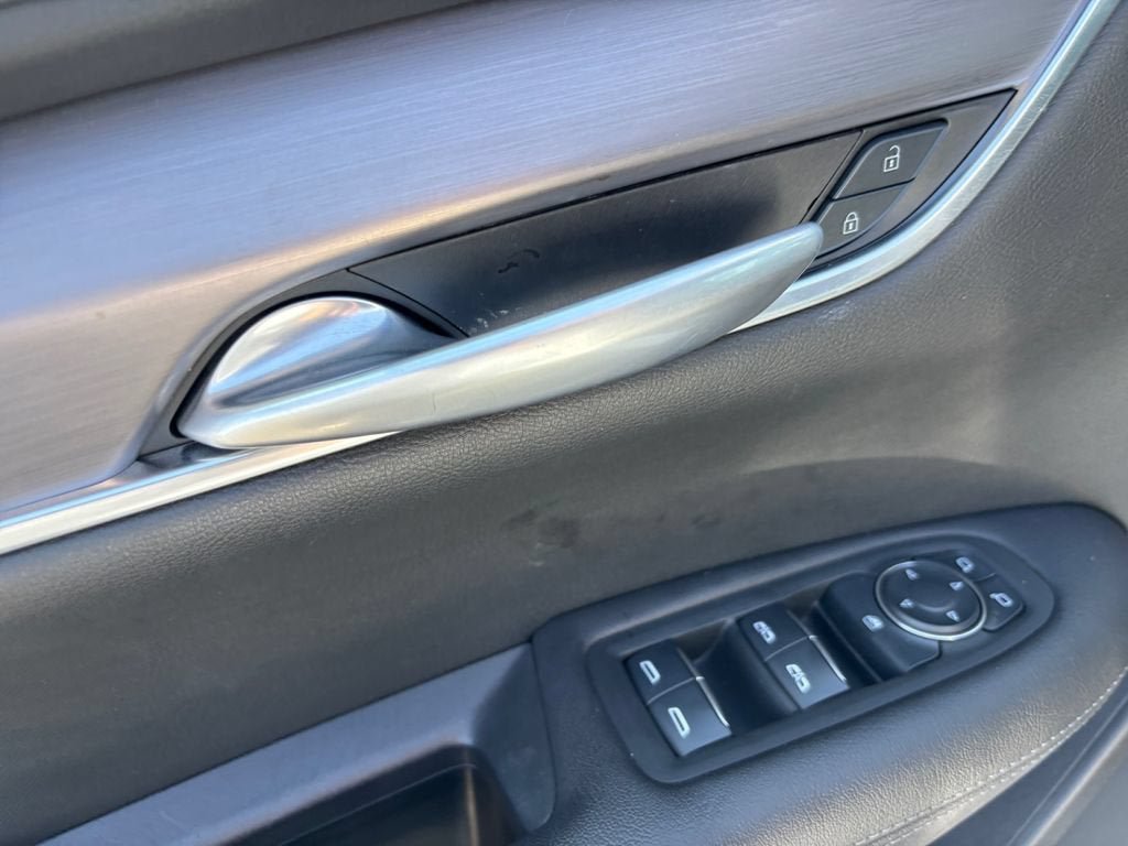 Certified 2024 Cadillac XT5 Luxury FWD image 11