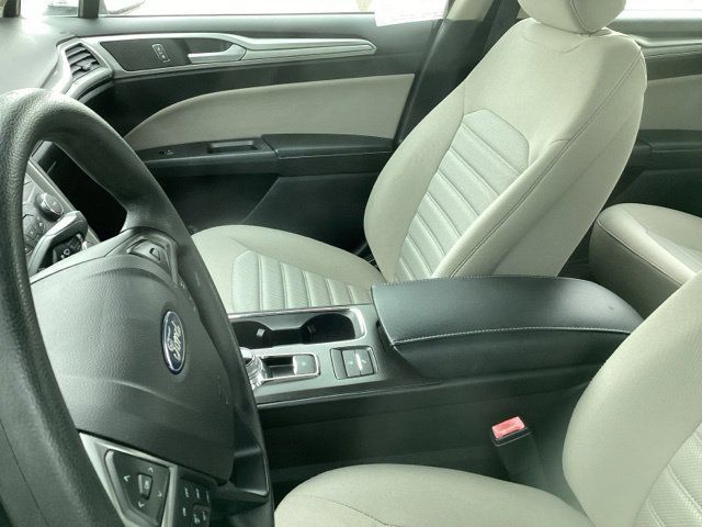 Used 2018 Ford Fusion S FWD image 15