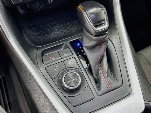 Used 2025 Toyota RAV4 SE AWD/4WD image 25