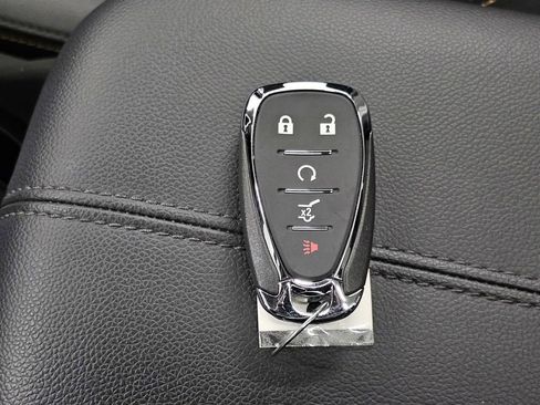 Used 2023 Chevrolet Equinox Premier image 45