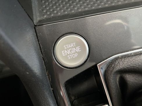 Used 2022 Volkswagen Tiguan SE w/ Panoramic Sunroof Package image 25