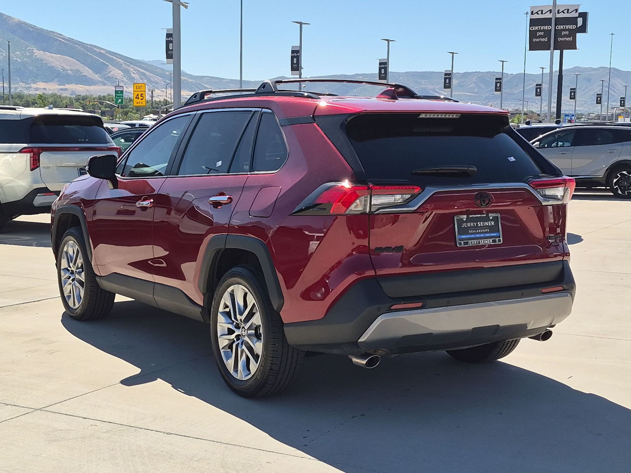 Used 2025 Toyota RAV4 Limited w/ Advanced Technology Package AWD/4WD image 4