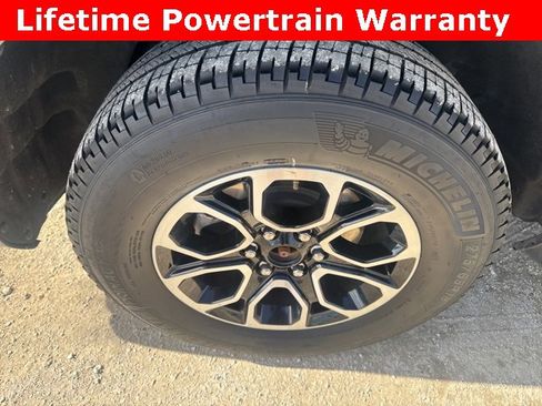 Used 2024 Ford Expedition Max XLT image 33