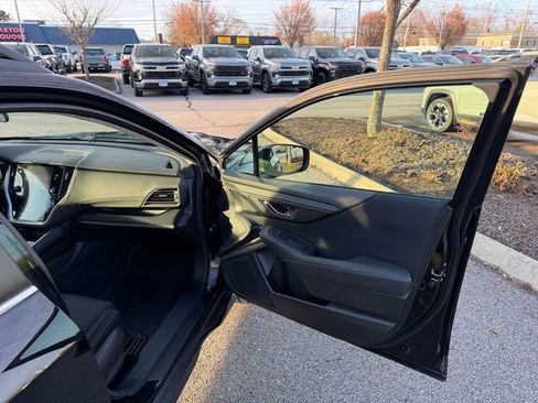 Used 2022 Subaru Outback Premium image 23