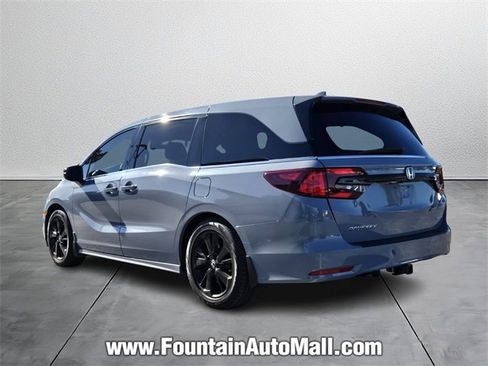 Used 2023 Honda Odyssey Sport image 3