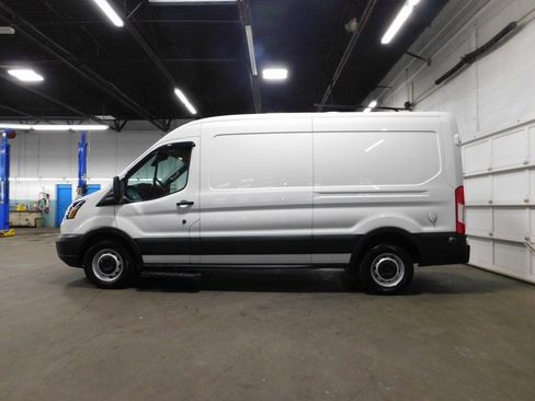 Used 2019 Ford Transit 250 148 Medium Roof image 10