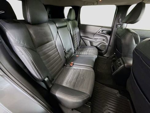 Used 2022 Mitsubishi Outlander SE image 27